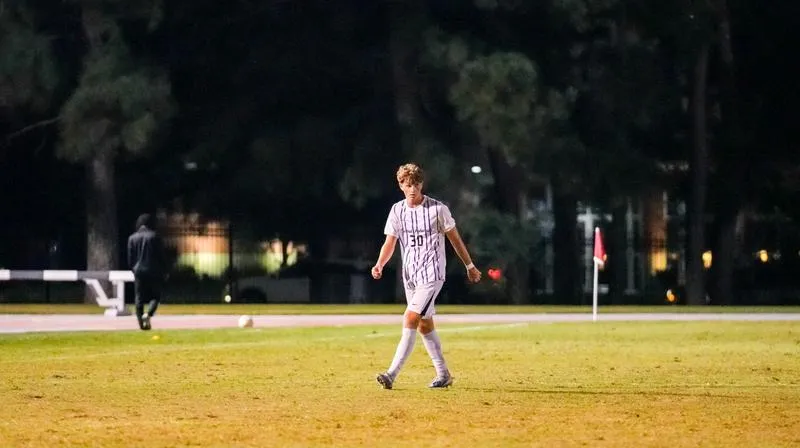 Men's Soccer Set to Kick Off Season in Des Moines