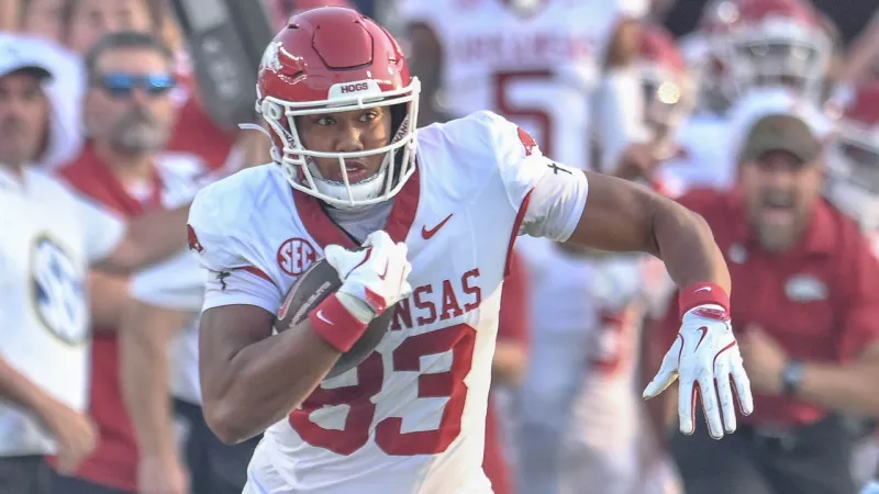 Razorback tight ends Matt Adcock, Jaden Platt, Ty Lockwood on fall camp