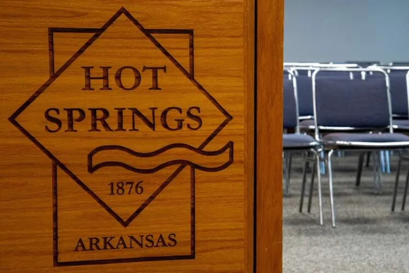 Hot Springs Board of Directors adopts ordinance to put Sunday alcohol sales on November ballot