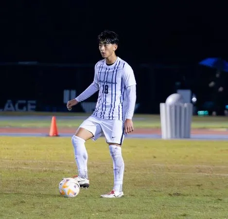Men's soccer rallies late to draw with Drake in season opener