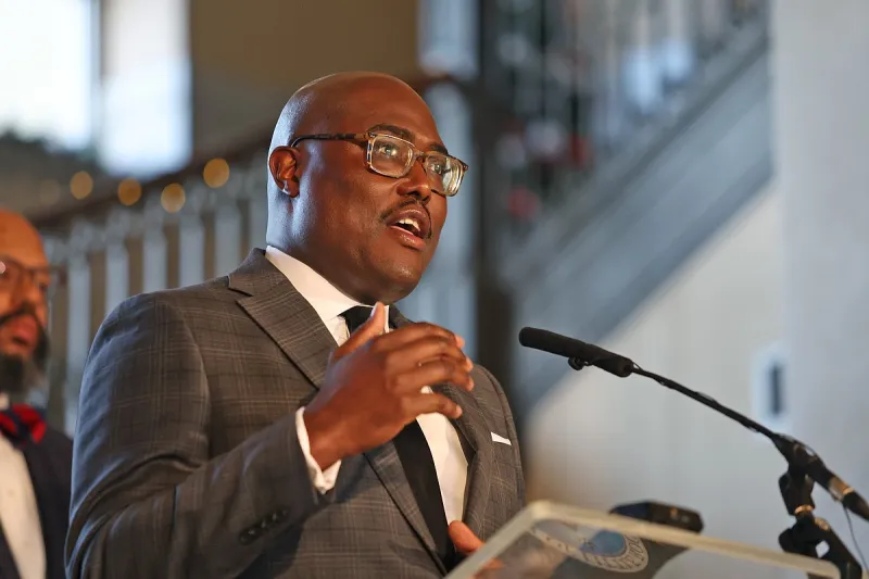Mayor Frank Scott says footage of Little Rock police officer holding gun to suspect's head 'disturbing'