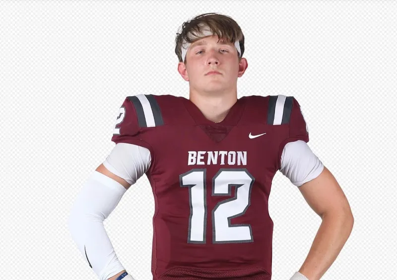 UNDER THE RADAR: '27 Benton QB Chase Cobb