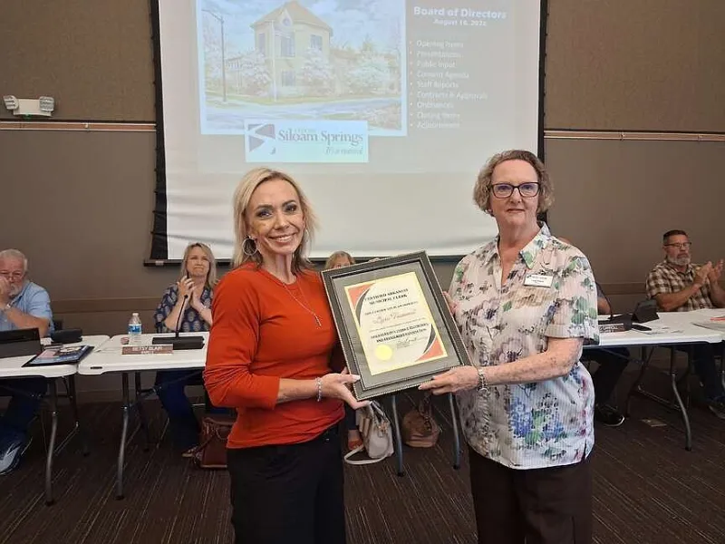 Siloam Springs city staffer Lysa Trammell receives award from Arkansas Municipal League