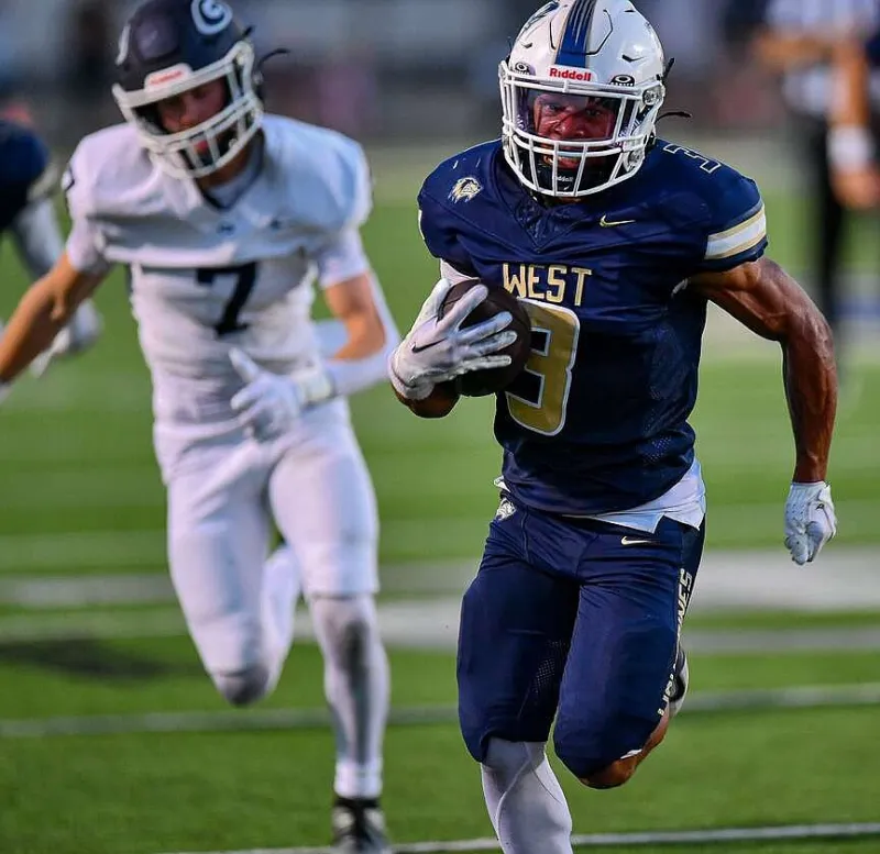 Bentonville West QB redeems himself with late TD run, lifts Wolverines to 28-24 victory over Greenwood