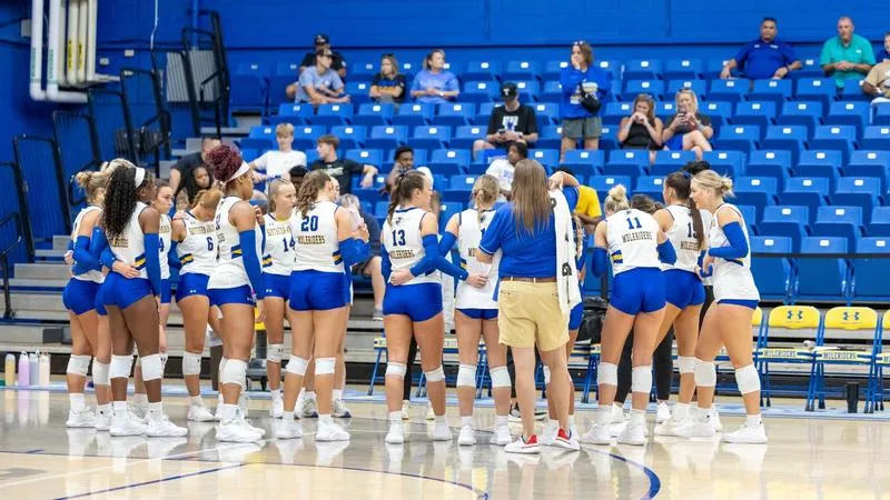 Muleriders Push Patriots in Home Invitational Finale
