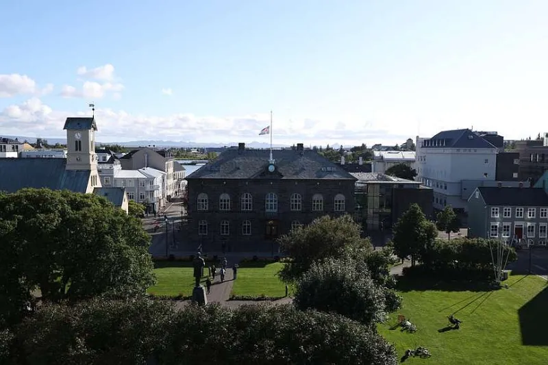 Iceland votes on renewed EU talks