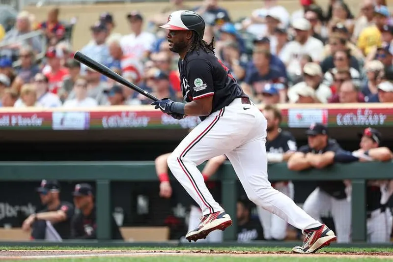 Astros maintain two-game advantage in AL West