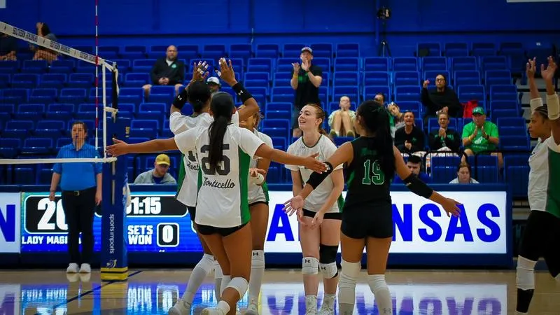 UAM Volleyball Wins Five Set Thriller Over LeMoyne-Owen