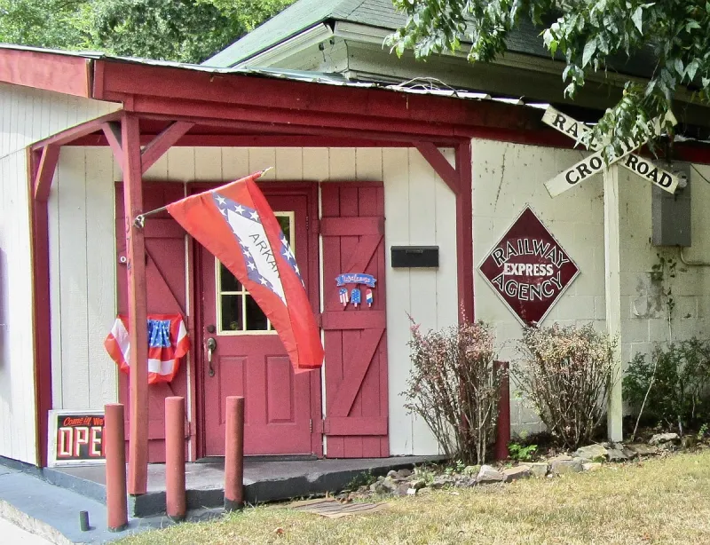 ARKANSAS SIGHTSEEING: Hot Springs' Tiny Town USA is big on whimsy, creativity