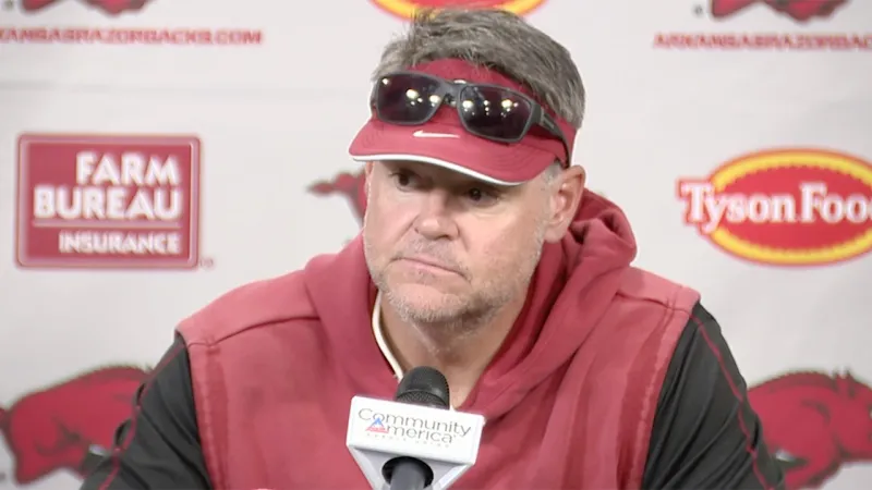 Razorbacks' offensive coordinator Tim Cramsey on offense in fall camp