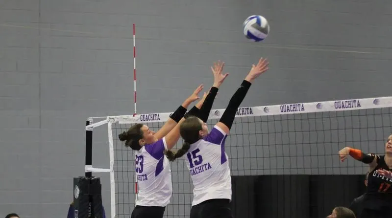VOLLEYBALL FALLS TO UT TYLER IN FIVE SET THRILLER
