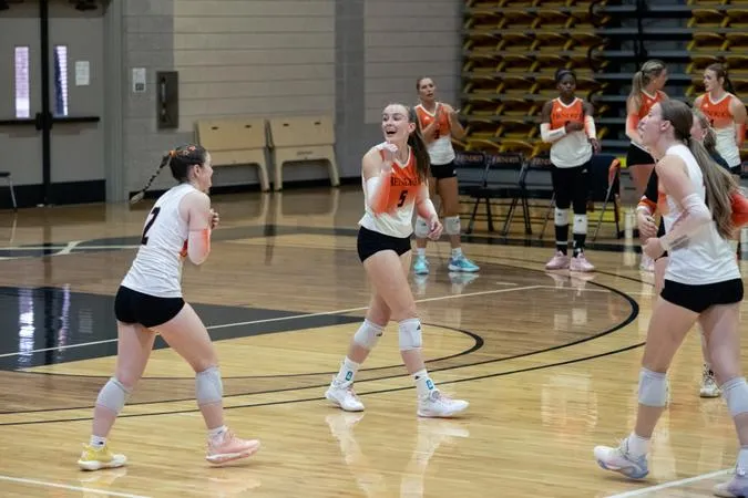 Volleyball Sweeps Opening Day Doubleheader at IWU Invite