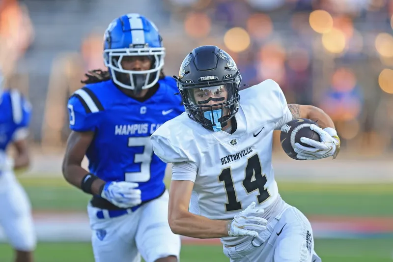 Game of the Week: No. 2 Bentonville beats No. 1 Conway, 20-14