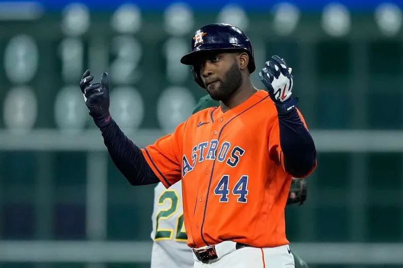 Houston's Alvarez motoring toward a rare Triple Crown