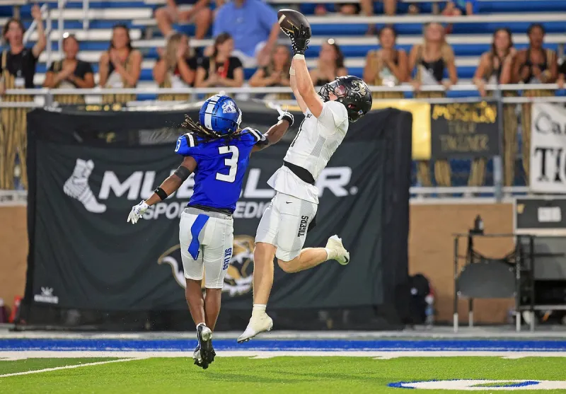 Defense delivers a winning bus ride for Bentonville