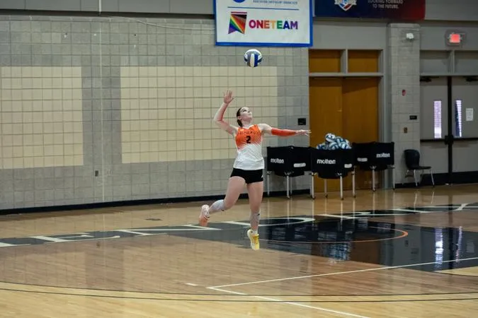 Volleyball Falls to #8 Illinois Wesleyan to Close IWU Invitational