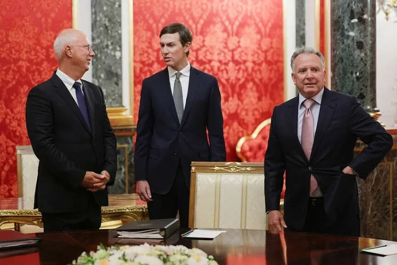 US envoys meet Putin to renew talks to end war