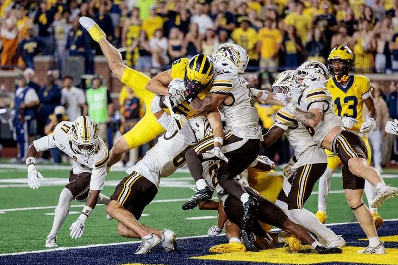 Michigan hits a Hail Mary, avoids 'epic loss'