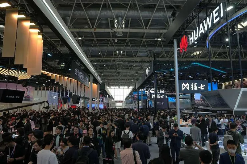 Huawei heads to trial in US over Iran deals