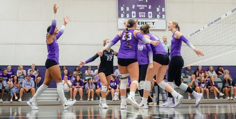 Volleyball Travels to Honolulu for Matchups with Hawaii