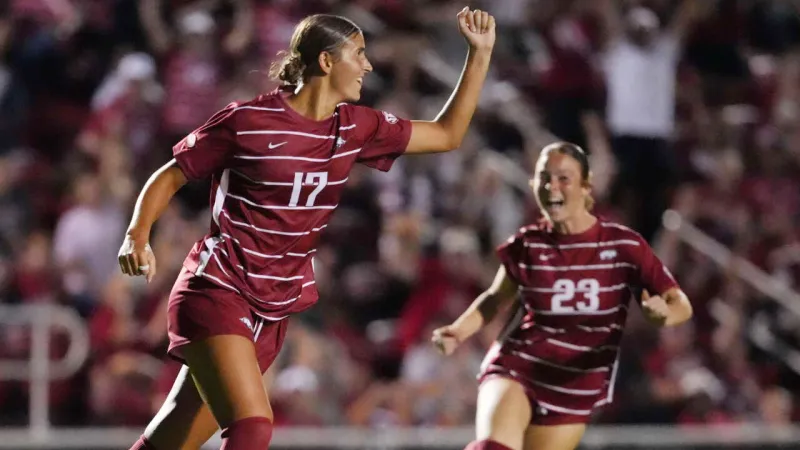Arkansas soccer beats No. 19 Texas to open SEC schedule