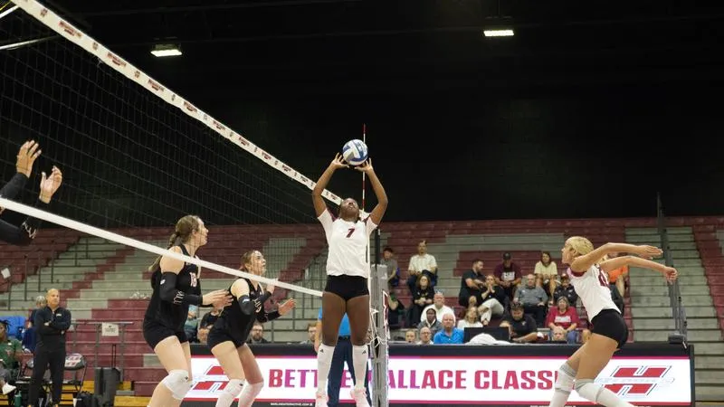 Volleyball Sweeps Day One of Triton/Lion Invite