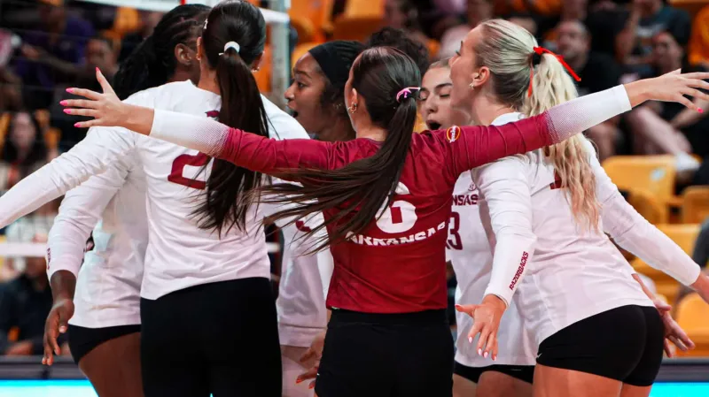 Arkansas volleyball sweeps two matches on the road Friday