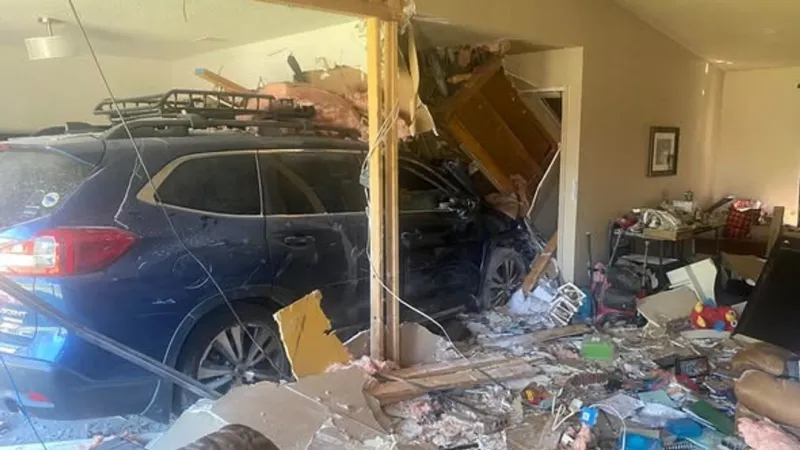 14-year-old freed after car crashes into Shannon Hills home, prompting technical rescue