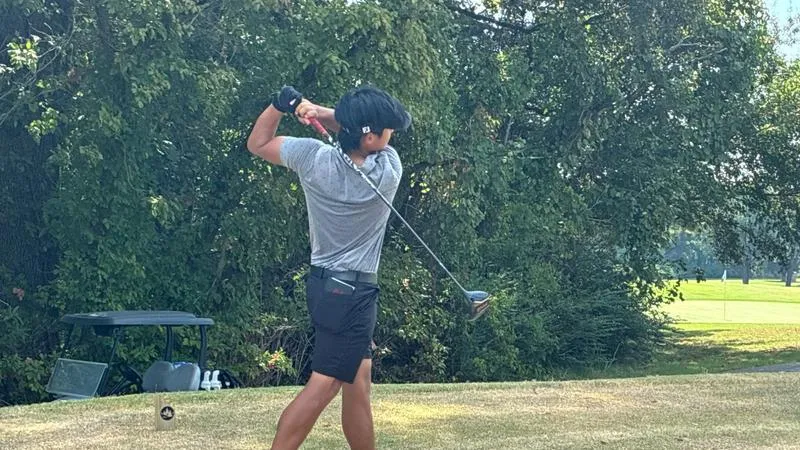 Purifoy, Reddies Lead after Two Rounds in Memphis