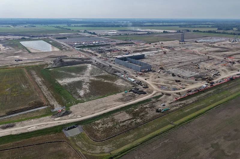 Entergy deferring Google's $2.1 billion in Cypress Solar payments, while customers cover construction cost