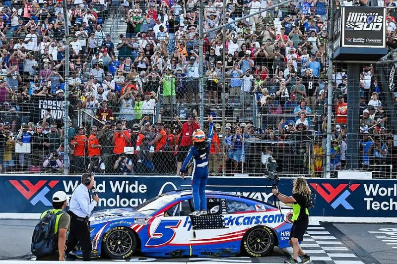 Kyle Larson surges to second in NASCAR postseason Chase heading to Bristol track he's dominated