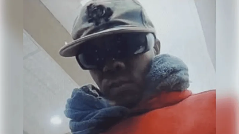 Police seek help identifying suspect in Rodney Parham bank robbery