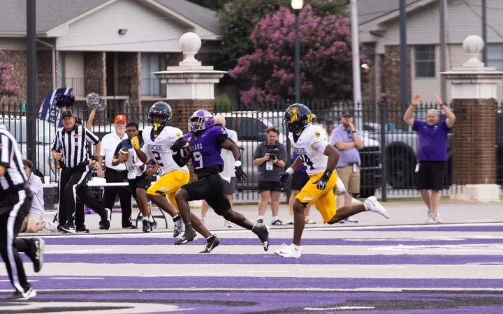 Preview: Bears at Redhawks