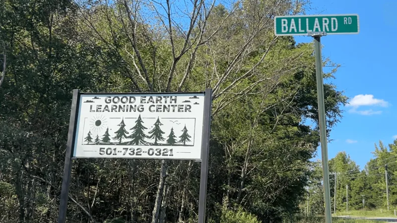 Three young children found along Highway 5 after leaving Lonoke County daycare