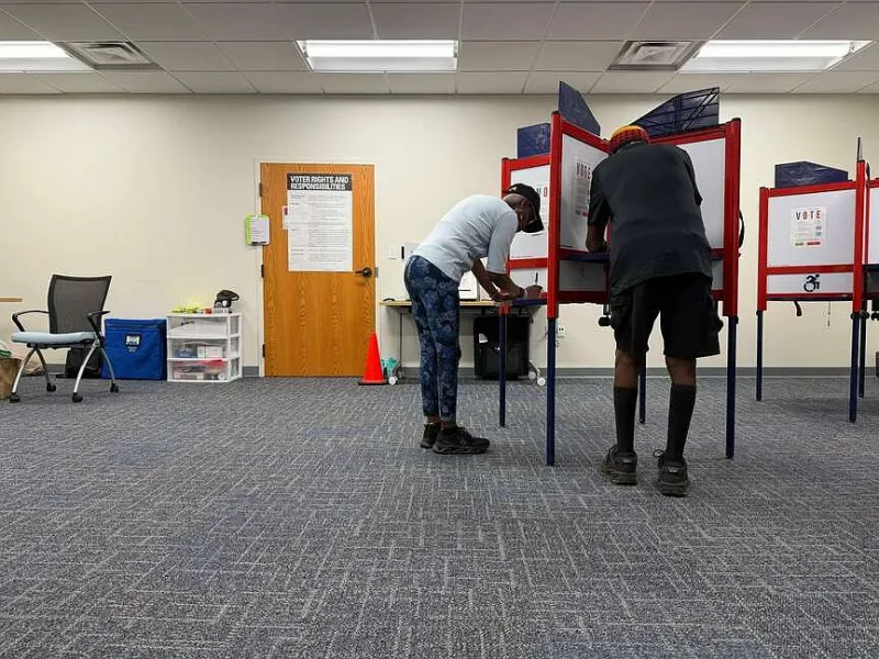 Early voting for midterm elections begins