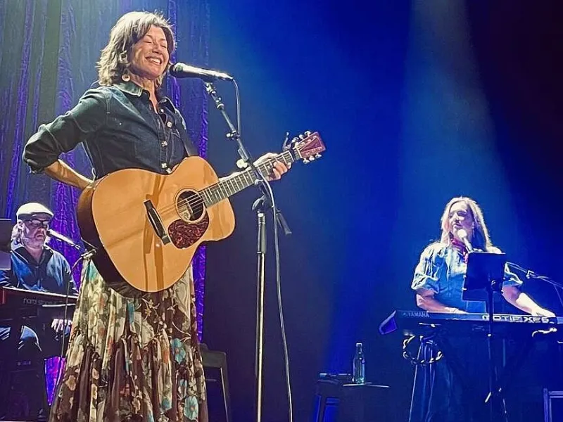 All-star Amy Grant shines in Hot Springs performance