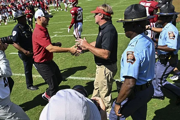 Commentary: Despite lopsided loss to No. 2 Georgia, perhaps Arkansas football fans saw progress