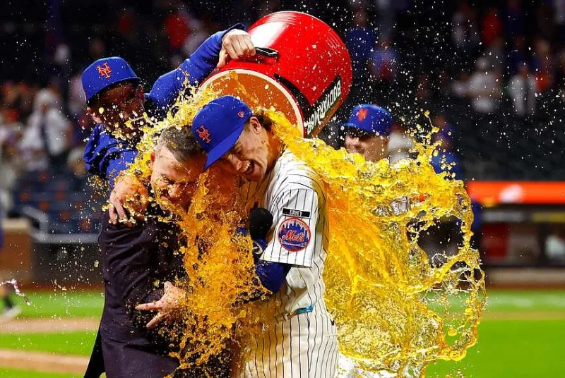 Benge breaks Mets rookie hits record in victory