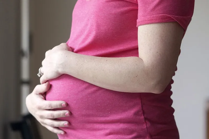 Experts say Arkansas lacks data about mental health screenings for new mothers, despite state mandate