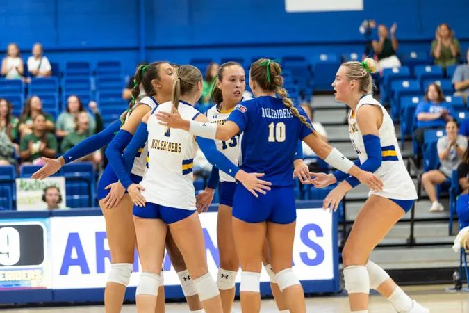 Volleyball To Face Harding on Tuesday Night in Searcy