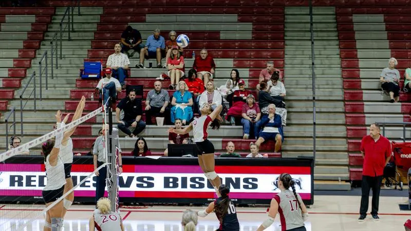 Win Streak Continues, Reddies Best Blossoms 3-1
