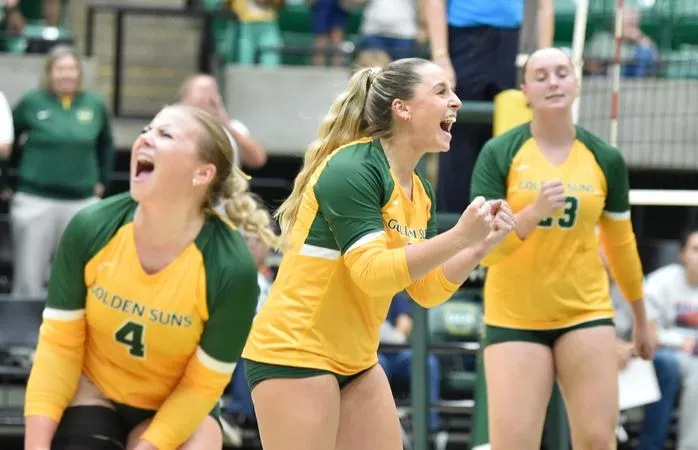 Golden Suns continue the hot streak in conference play