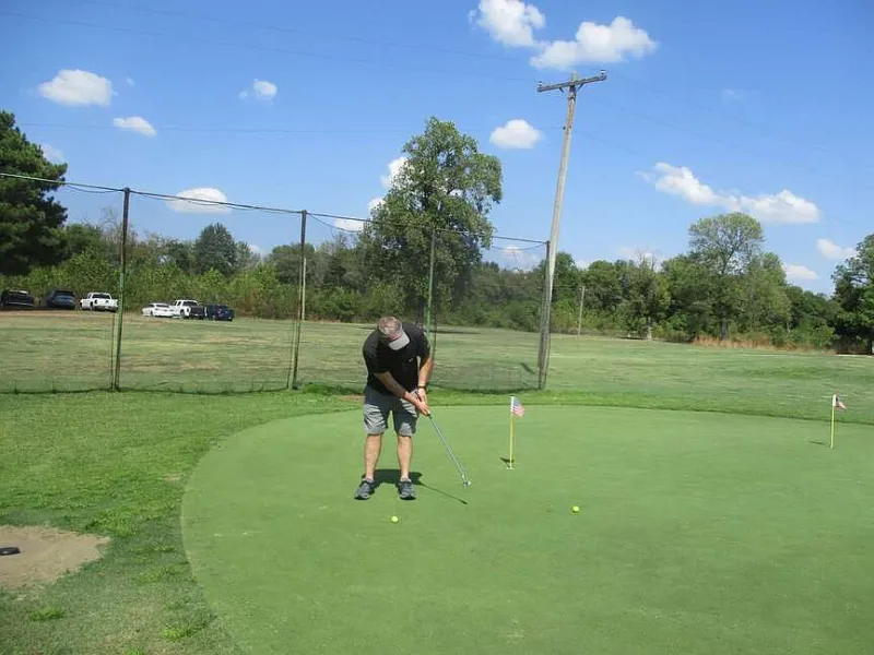 Community members compete in Siloam Springs Chamber Challenge