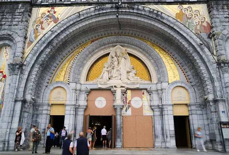 Pope Leo to meet with French abuse survivors