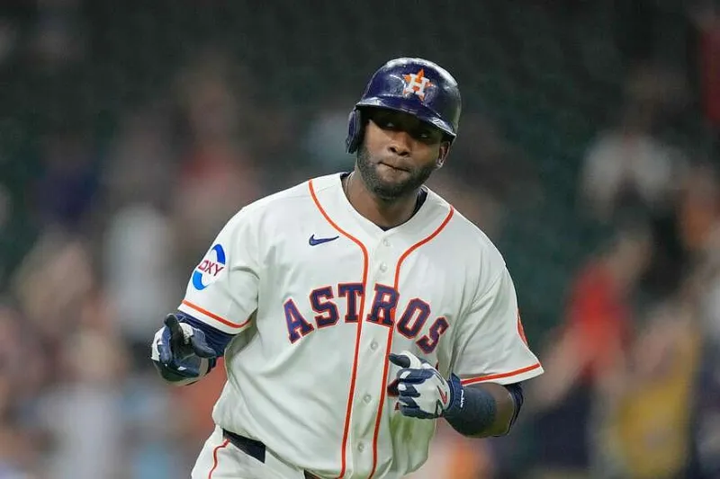 Triple Crown still within reach for Astros slugger Yordan Alvarez after big game in Seattle