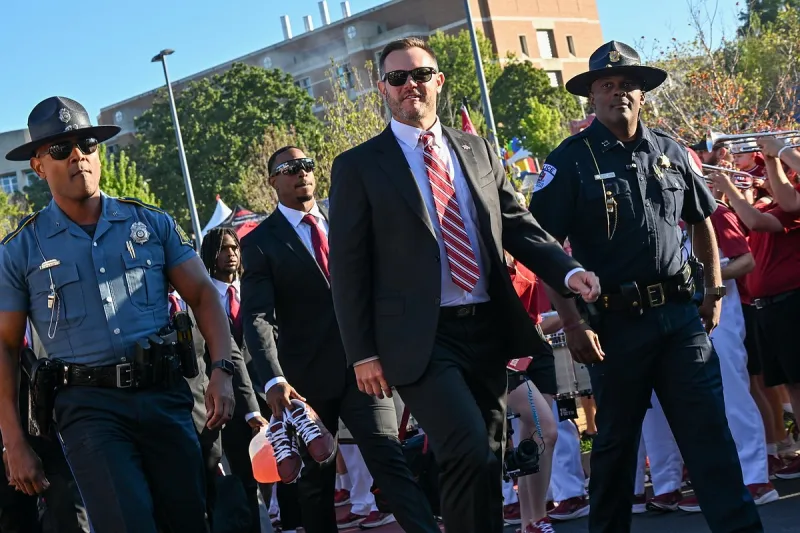 Commentary: As criticism mounts, Arkansas football needs to play fast and loose against Tulsa