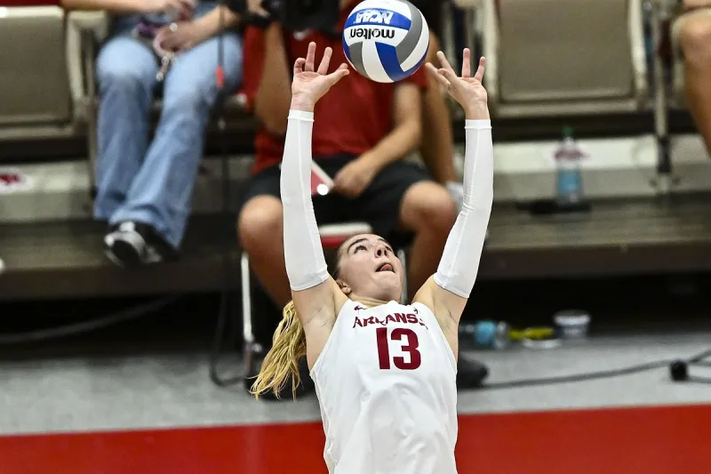 Arkansas volleyball falls to Auburn in SEC opener