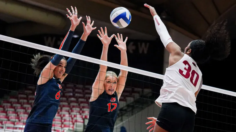 Arkansas volleyball lets 2-set lead slip in five-set loss to Auburn