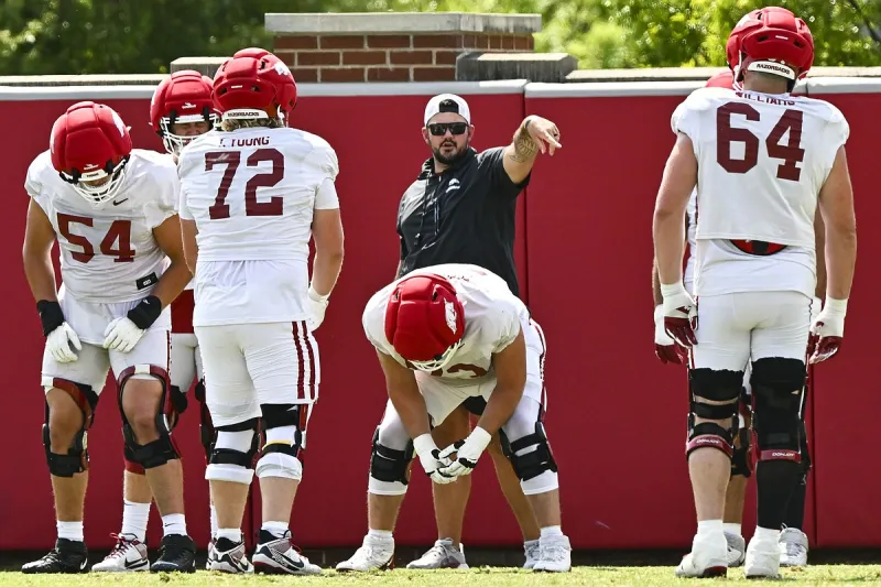 In-state offensive lineman Delonte Duff flips commitment to Arkansas football