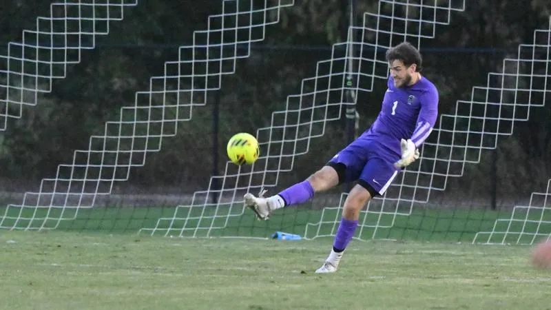 Wagenblatt Makes 11 Saves in 2-0 Loss to Newman